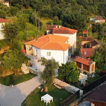 Bed and Breakfast A Casa Com 2 Pereiras Терраш-де-Бору Екстер'єр фото